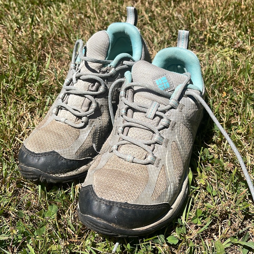 Columbia hiking shoe